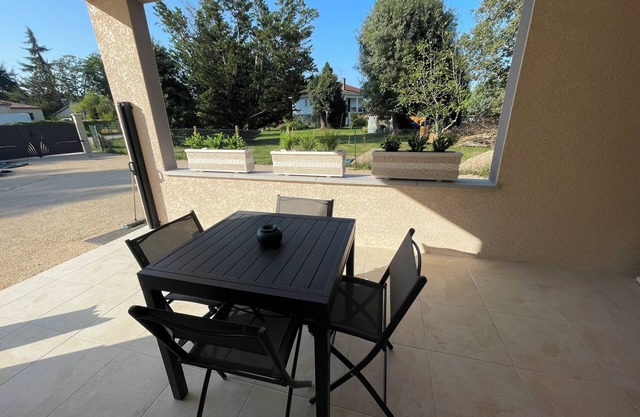 Charmant Gîte Avec Jacuzzi, Parcelle Clôturée. Animaux de Compagnie Acceptés