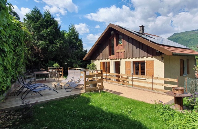 Charmante maison 2 chambres WiFi climatisation dans Grand-Aigueblanche