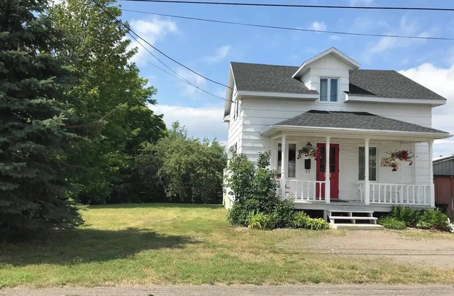 Charmante maison, équipée, à moins de 10 mins du magnifique village Kamouraska