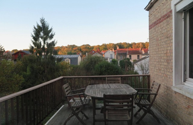 Charmante Maison en Meulière de 160m2 Entre Paris & Versailles