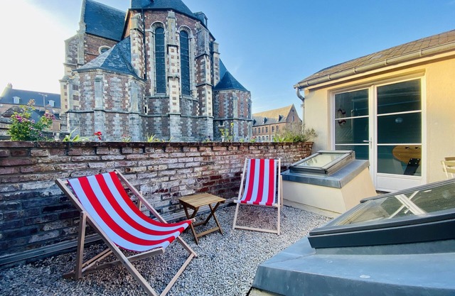 Charmante Maison Rénovée, Belle Terrasse Proximité Plages & Proche de la mer