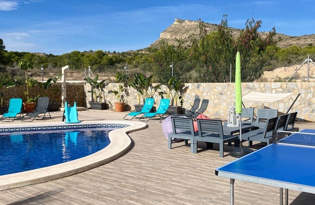 Charmante Villa Avec Piscine en Bord de Montage et Proche de la Plage