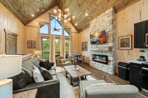 Charmed Waters Cottage - Family Lake Getaway