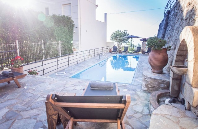 Charmful villa, stunning views,pool, hot tub & BBQ