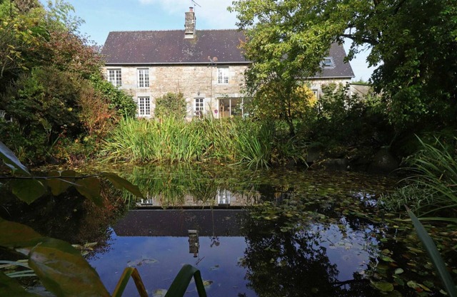 Charming Historic Stone House with Garden, Fireplace, and Electric Car Charging