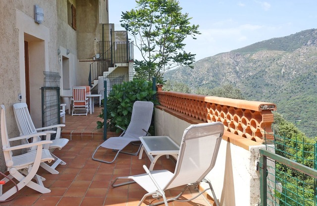 Charming loft at garden level with magnificent landscape, quiet, comfy, clean