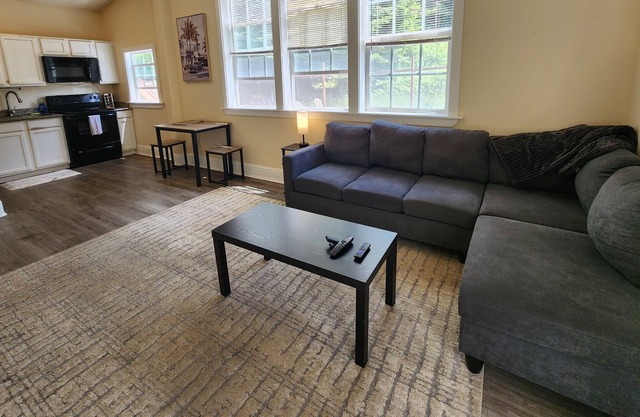 Charming 1-Bedroom Redwood Hideaway