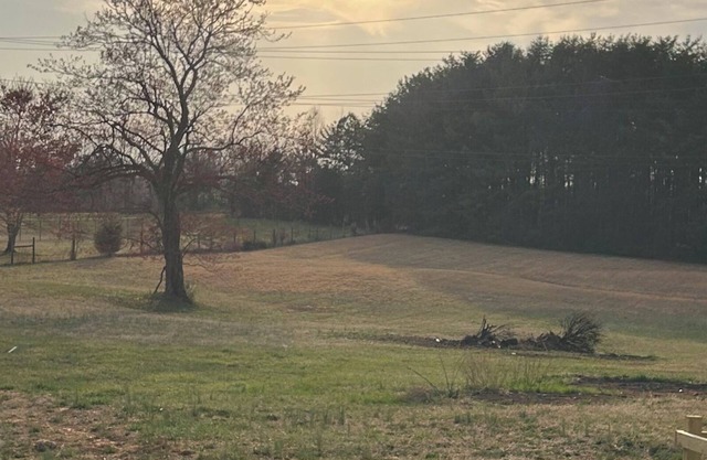 Charming 1-bedroom house with AC, WiFi in delightful Winston Salem.