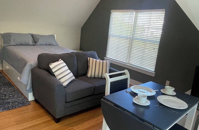 Charming 1-bedroom apartment with WiFi and AC in beautiful Daniel Island, SC