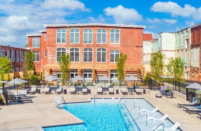 Charming 1-bedroom apartment with a pool