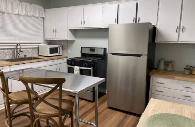 Charming 1-bedroom apartment in Little Italy with AC, WiFi