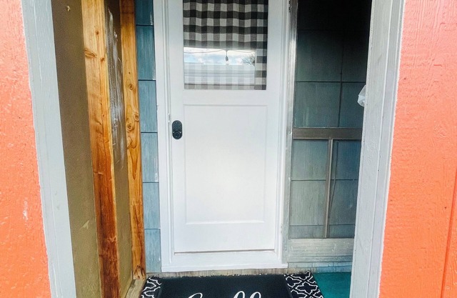 Charming 1-bedroom apartment in lovely John Day with WiFi, AC