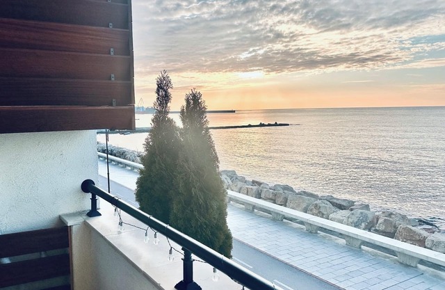 Charming 1-bedroom apartment in Complex Carpe Diem , FREE PARKING, Balchik