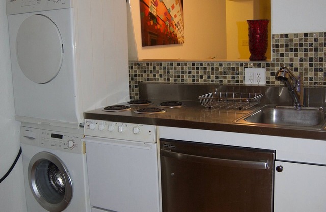 Charming 1-bedroom apartment in marvelous Boulder with gardens all around.