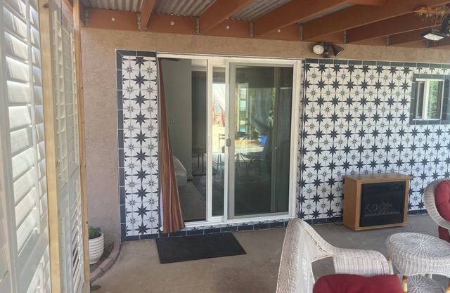 Charming 1-bedroom casita with AC, WiFi, outdoor patio, in fabulous Jamul.