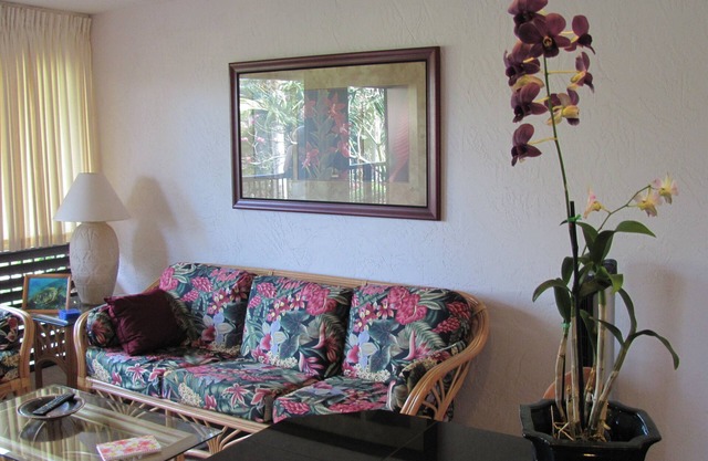 Charming 1-bedroom condo with beautiful ocean and sunrise views