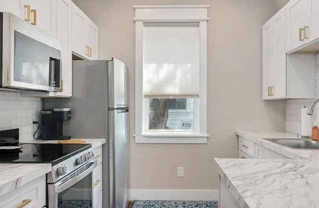 Charming 1-bedroom cottage with WiFi and AC in gorgeous Manteo