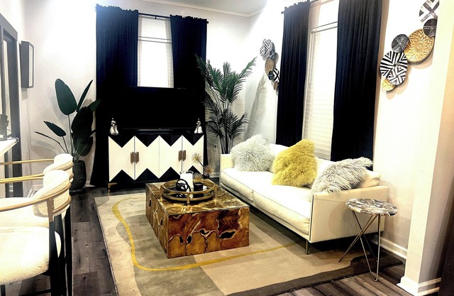Charming 1-bedroom house Luxury Feel - Med Center/Midtown