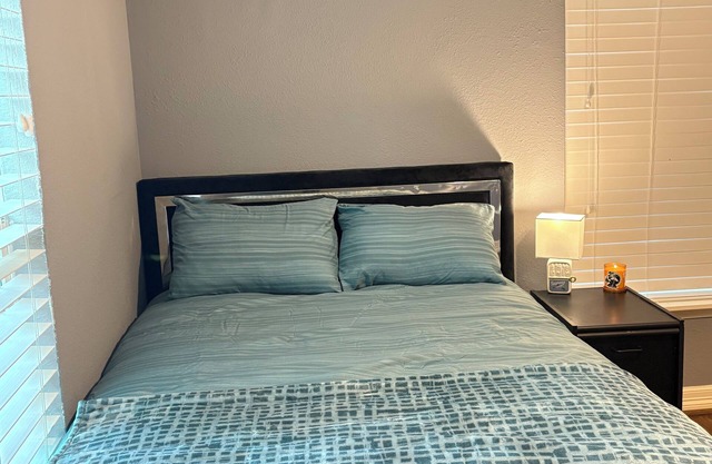 Charming 1-bedroom house with WiFi, AC in cool Houston