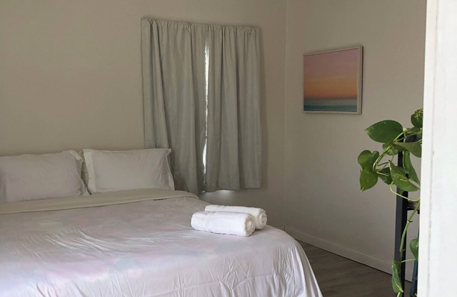 Charming 1-bedroom house with WiFi in lovely Bakersfield