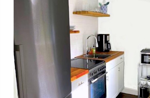 Charming 1-bedroom cottage with loft in Rehoboth Beach