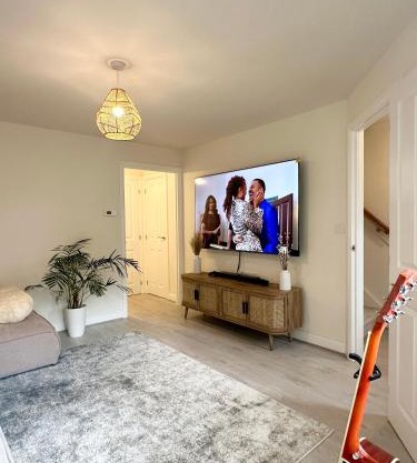 Charming 1 Bedroom with Private Bath