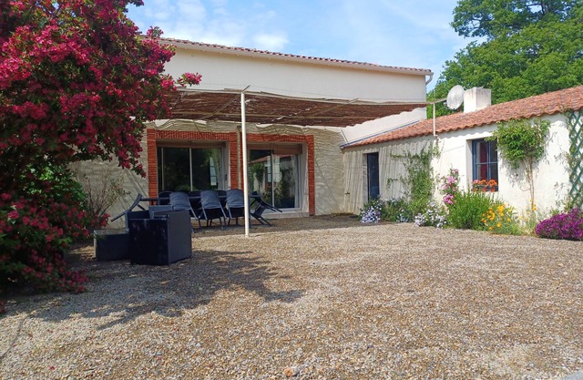 Charming 155 m2 house in forest, very quiet, near Pornic and beaches