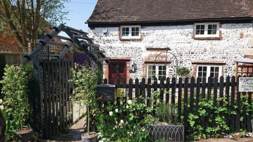 Charming 17th Century 2-Bed Cottage in Medmenham