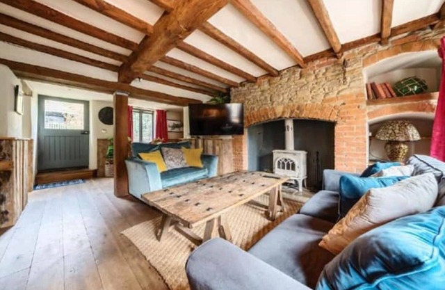 Charming 18th Cent. Cottage - 5min drive Soho Farm