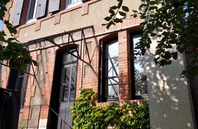 Charming 1930s Home: Pool, Trampoline, Next to Loire, Bikes Included