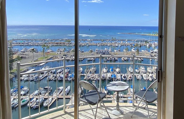 Charming 1Bedroom - Surfing, Sunset, Yacht, Firework Ocean View!