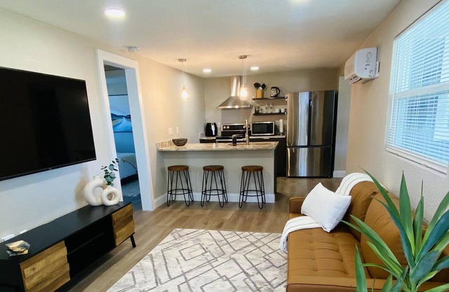 Charming 2 bd duplex near the heart of Orlando