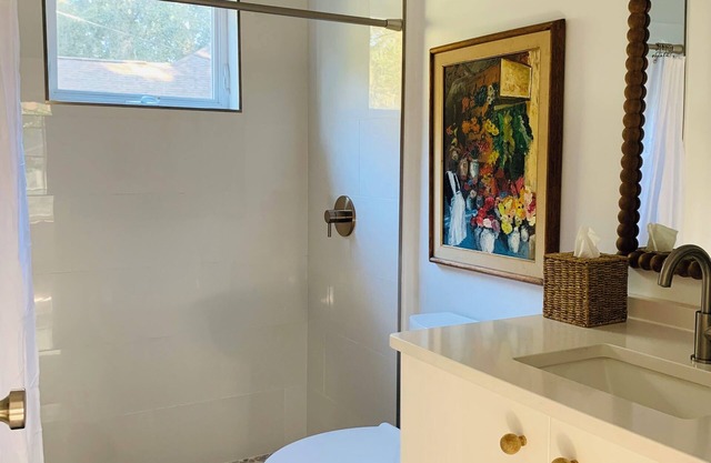 Charming 2-bedroom house with WiFi, AC in marvelous Fernandina Beach