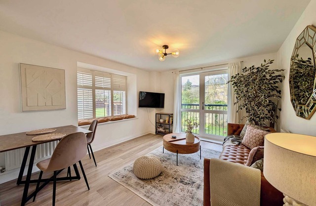 Charming 2-Bedroom Flat in Greater London