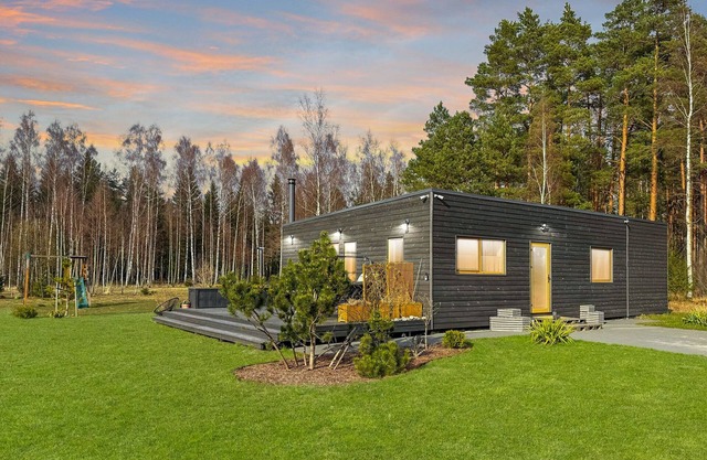 Charming 2-bedroom house with WiFi, AC in lovely Zvejniekciems