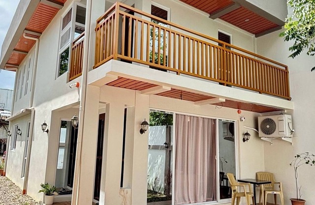 Charming 2-bedroom villa with WiFi, AC in enchanting Tacloban City