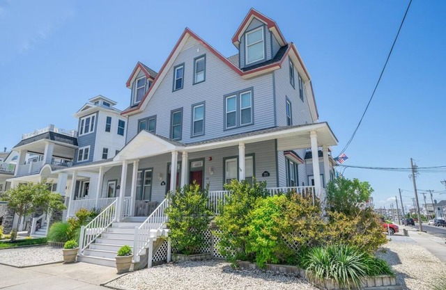 Charming 2 Bedroom, 2 Blocks to Beach & Promanade