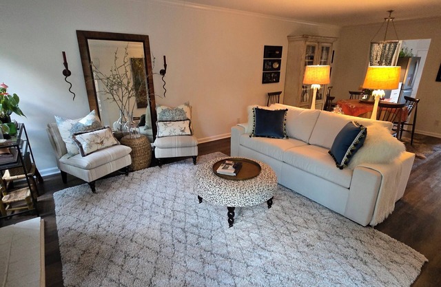 Charming 2-bedroom condo in wonderful Winston-Salem with Designer touches