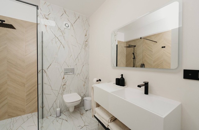 Charming 2-bedroom apartment with AC, WiFi in enchanting Livezeni