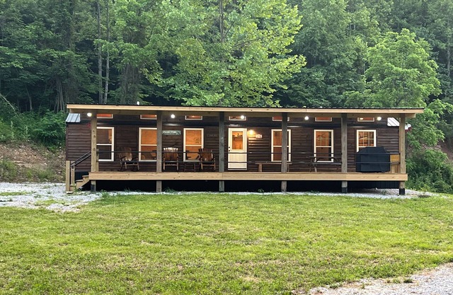 Charming 2 Bedroom Cabin in Vanceburg-Your Gateway to Kentucky's Natural Beauty
