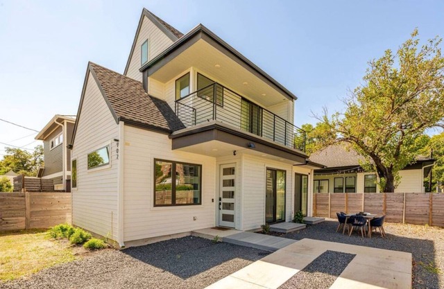 Charming 2-bedroom house with AC, WiFi in pleasant Austin