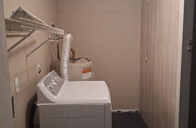 Charming 2-bedroom house in soothing Ocala with AC close to all major storenWalm