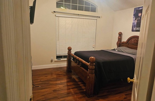 Charming 2-bedroom house with WiFi and AC in Katy