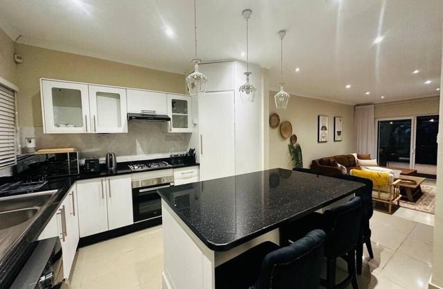 Charming 2-bedroom house in peaceful Harare with a Pool ,AC, WiFi & fitness room
