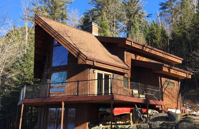 Charming 2-bedroom lake house on fabulous Lake Eden with WiFi