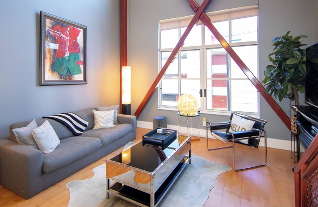 Charming 2-bedroom Loft on Santana Row with WiFi, AC