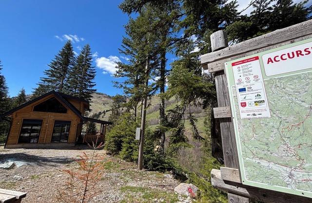 Charming 2-bedroom cabin in amazing Babino Polje with WiFi