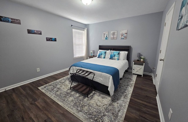 Charming 2-bedroom townhome with WiFi, AC in fabulous La Vergne