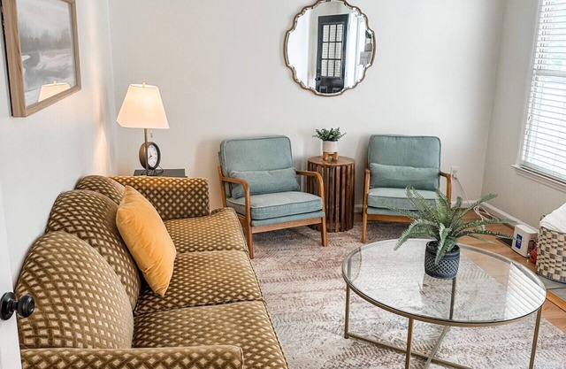 Charming 2-Bedroom Townhome in Downtown Cary
