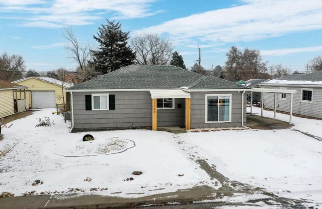 Charming 2 bedroom unit Aurora